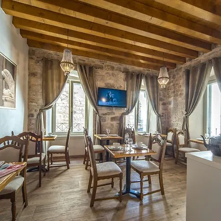 Ξενοδοχείο Heritage 4*