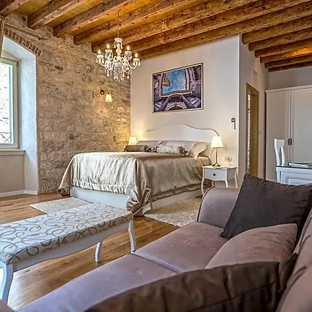 Heritage 4*