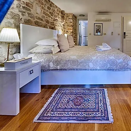 Heritage 4*